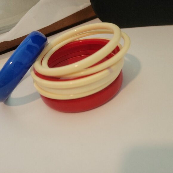 Seven Day Bangle Semanario Patriotic Bracelets Hard Plastic Back to the 1950s - Picture 3 of 10